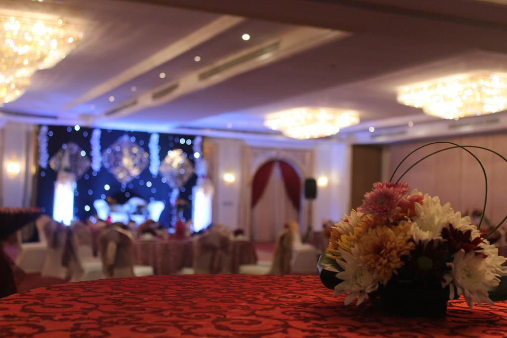 Grand Excelsior Hotel Sharjah Ngoại thất bức ảnh